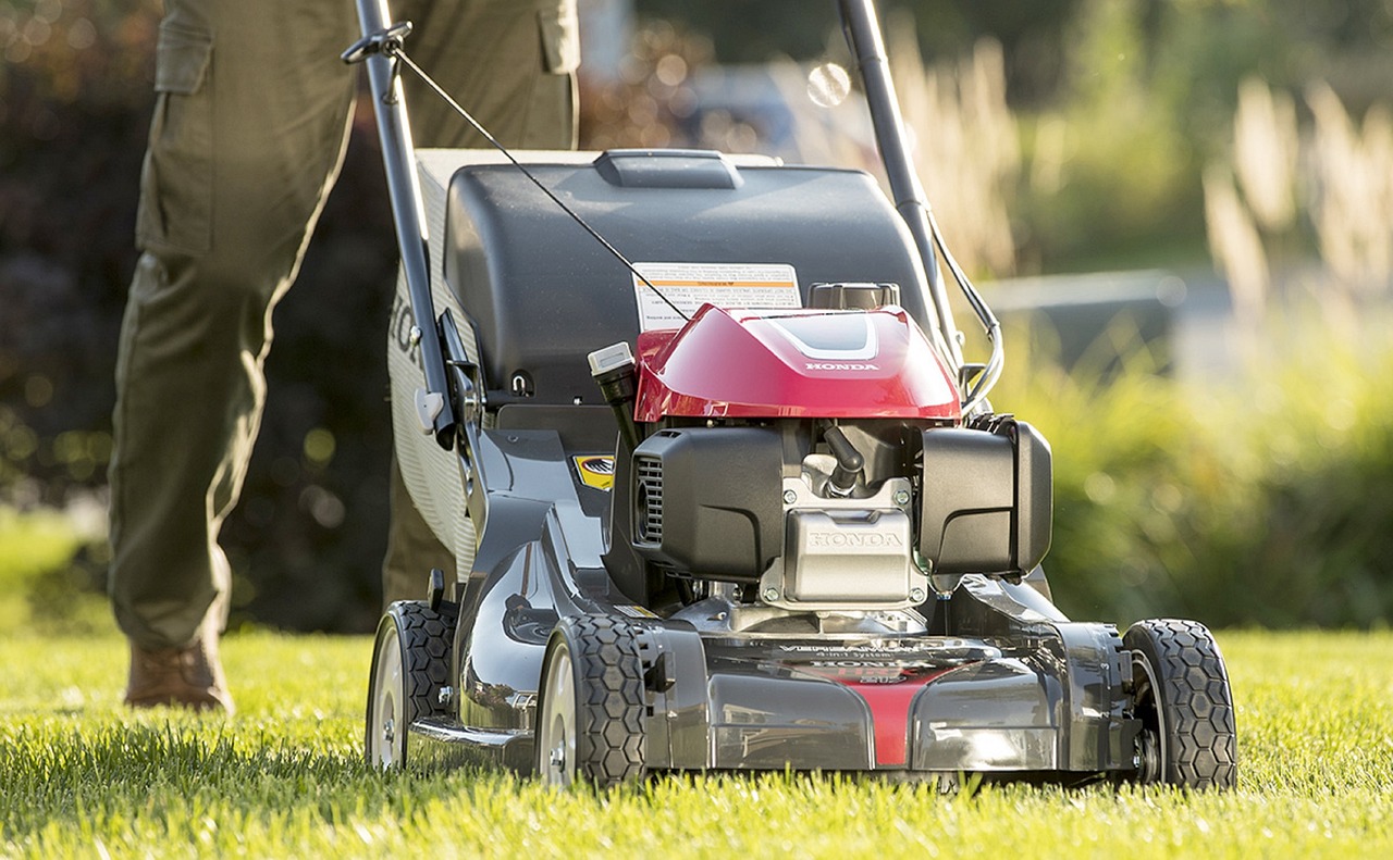 How to choose a lawn mower in melbourne